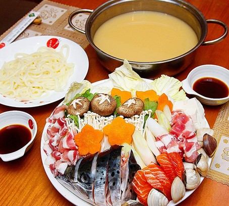 Lẩu cá hồi kiểu Nhật