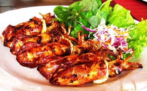 Mực lá hấp sốt cay