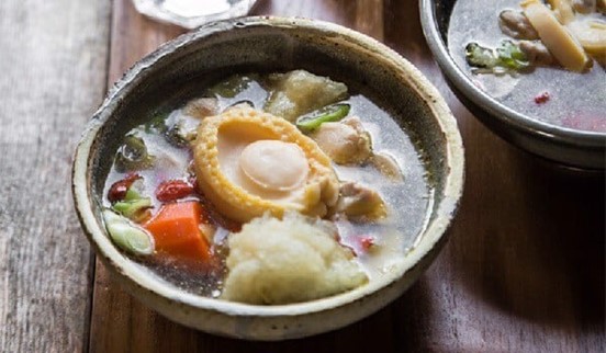 súp bào ngư sườn heo bí đao