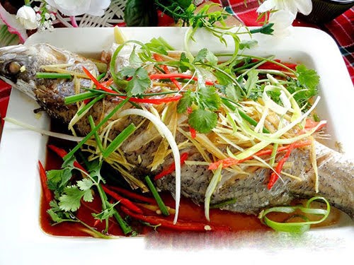 Cá chẽm hấp hành gừng