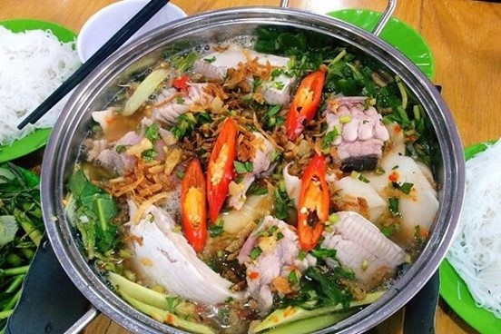 cá đuối nấu canh măng chua