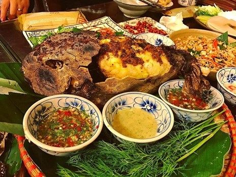 cá bò hòm nướng muối ớt
