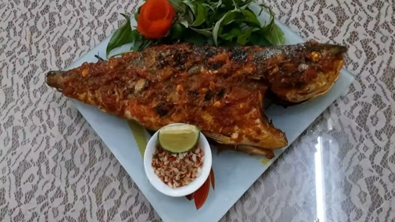 ca-cam-nuong-muoi-ot-ca-cam-nau-gi-ngon