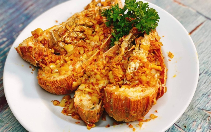 thuong-thuc-mon-tom-mu-ni-chay-toi-thom-ngon