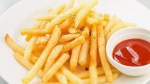 Cách làm khoai tây chiên giòn rụm cực ngon, để lâu không bị mềm