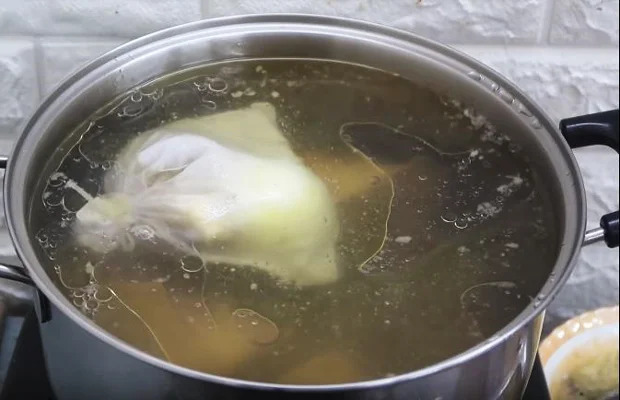 huong-dan-cach-nau-nuoc-pho-ngon-nho-ham-xuong-ong-bo