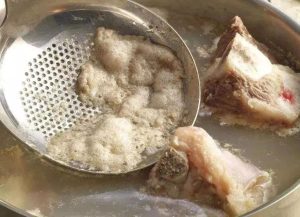 Cách hầm xương ống bò ngon và cách khử mùi xương bò hiệu quả