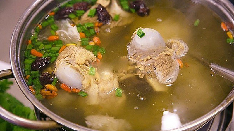 nau-nuoc-dung-ngon-va-giau-dinh-duong-bang-xuong-bo