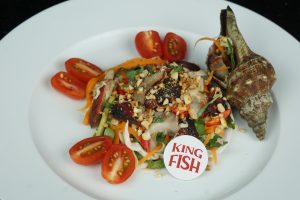 Cách Sơ Chế Ốc Đỏ Để Không Bị Tê Lưỡi Khi Ăn – Bí Quyết An Toàn Từ KINGFISH